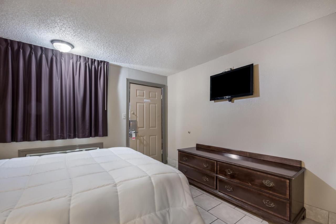 Americas Best Value Inn Woodward At 8Th St Exterior foto
