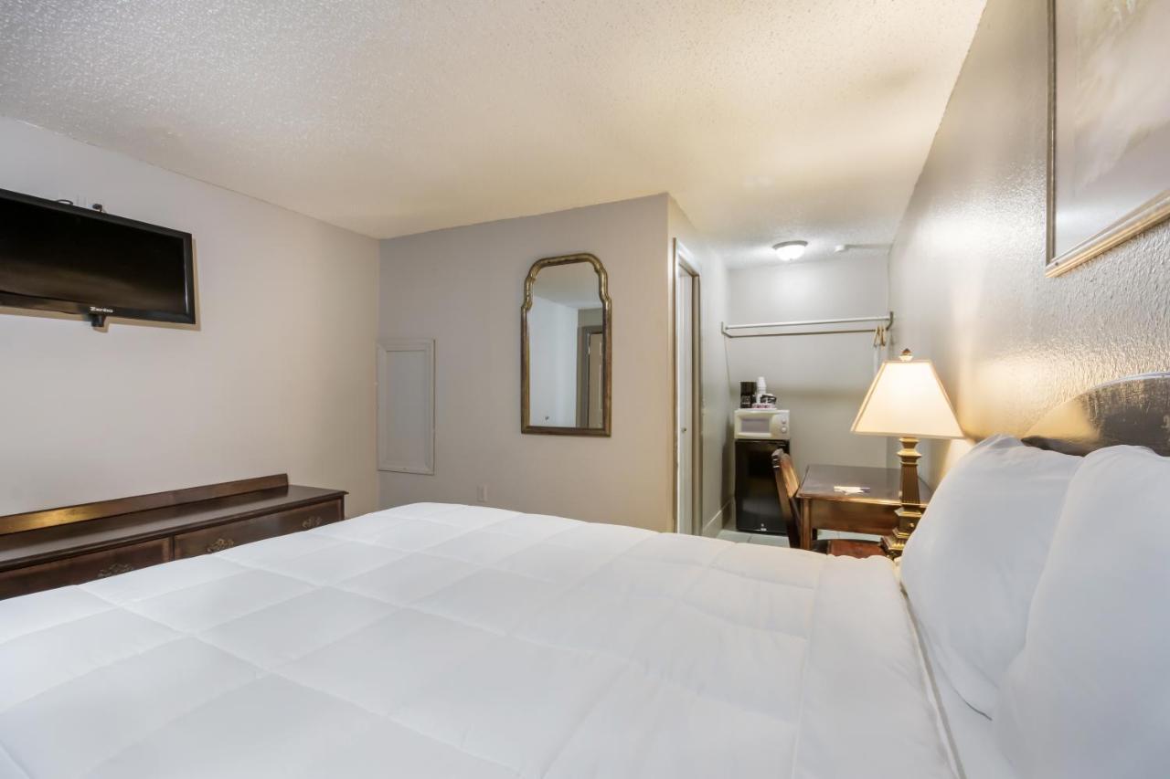 Americas Best Value Inn Woodward At 8Th St Exterior foto