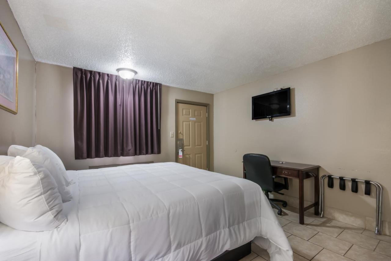 Americas Best Value Inn Woodward At 8Th St Exterior foto