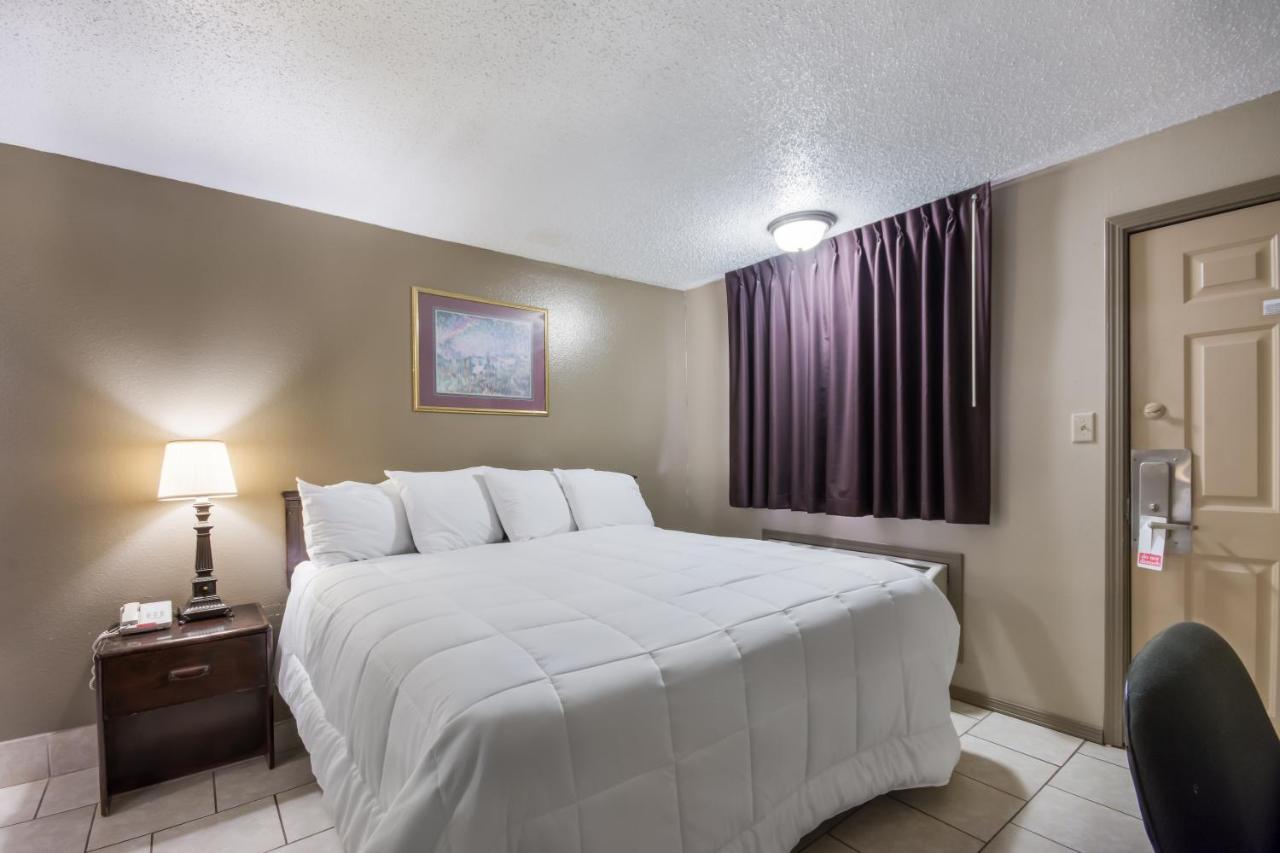 Americas Best Value Inn Woodward At 8Th St Exterior foto