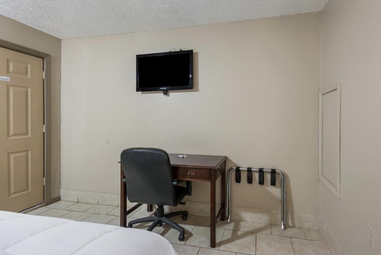 Americas Best Value Inn Woodward At 8Th St Exterior foto