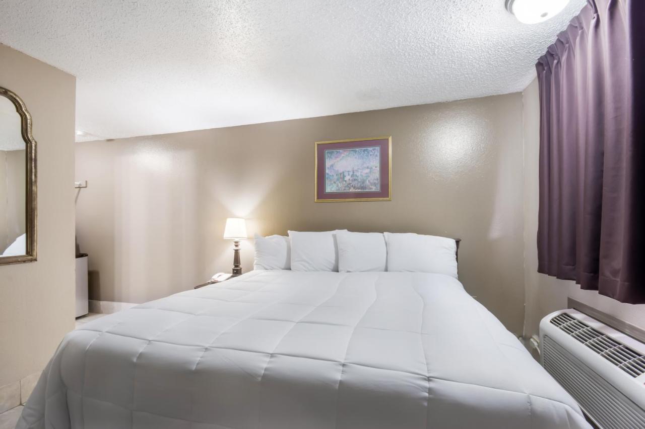 Americas Best Value Inn Woodward At 8Th St Exterior foto