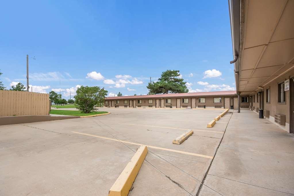 Americas Best Value Inn Woodward At 8Th St Exterior foto