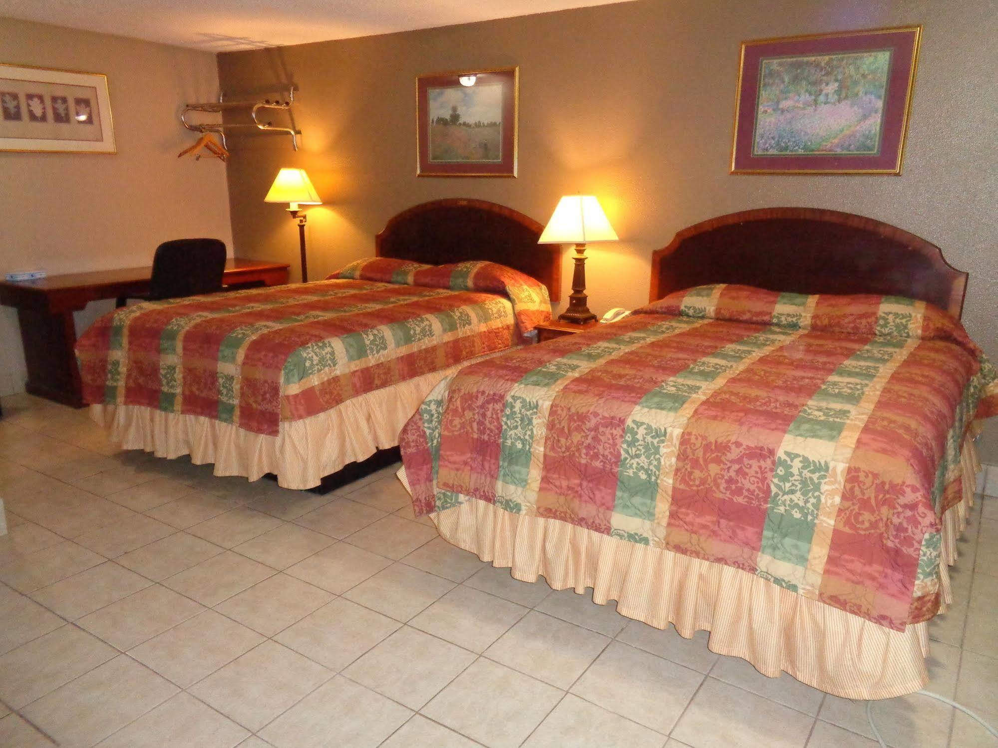 Americas Best Value Inn Woodward At 8Th St Exterior foto